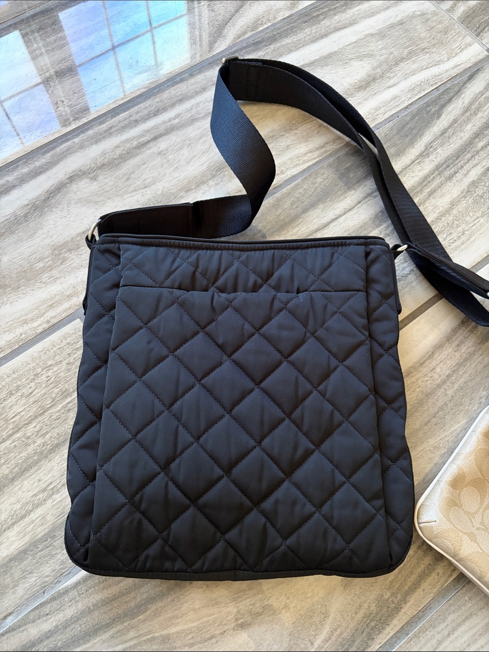 Vera Bradley Black Quilted Messenger Bag with Dual Zip Pockets - Picture 2 of 3